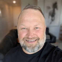 Jeremy headshot